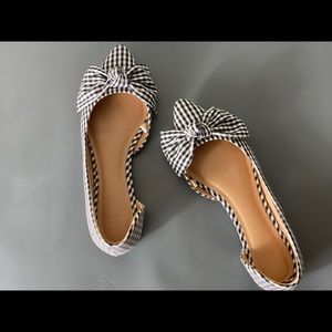 Pretty new women’s Flats